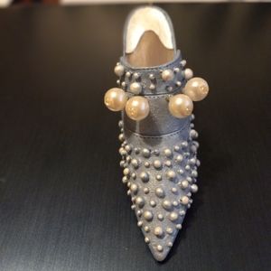 Miniature shoe